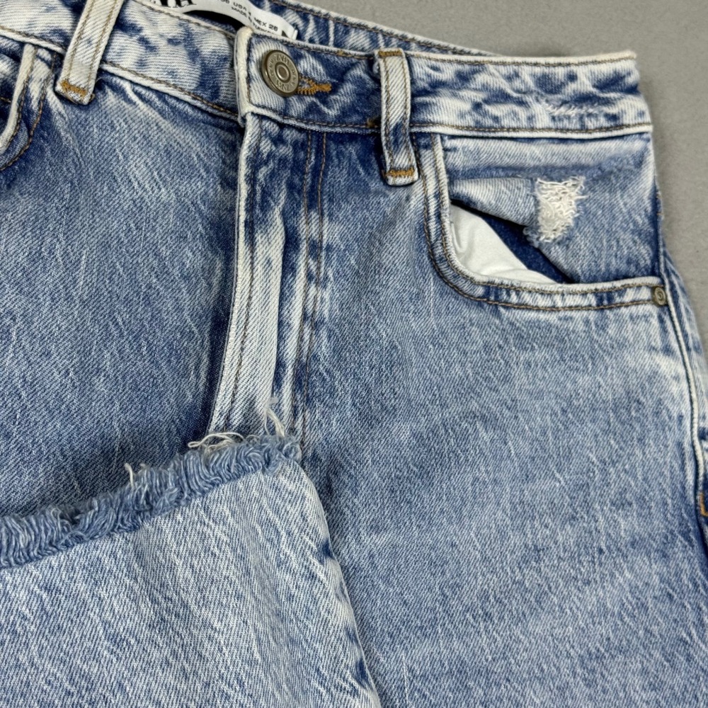 Zara High Waisted Straight Leg Light Wash Raw Hem Jeans Women 4 Distressed Slit